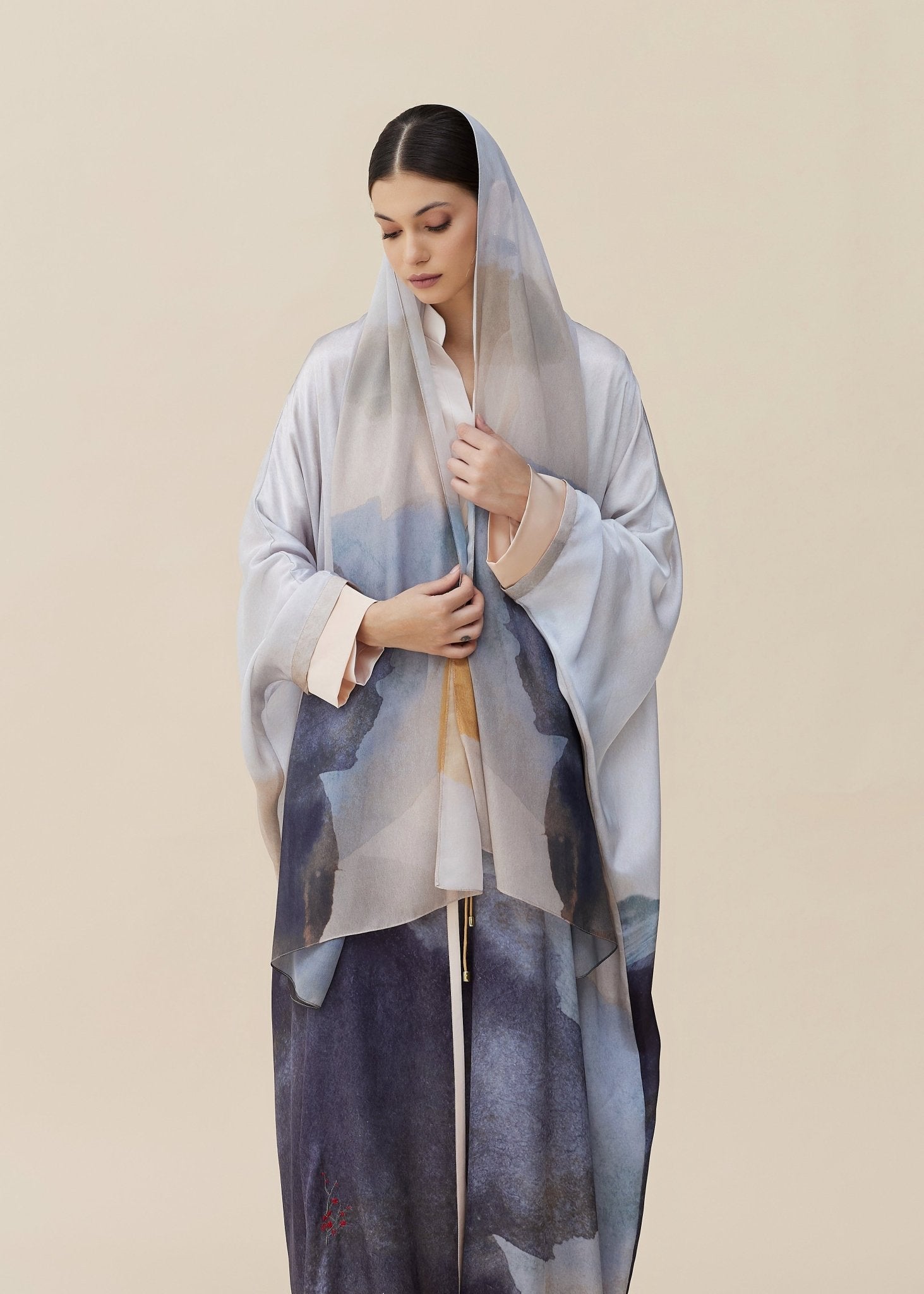 CODE - 0413 ABAYA - ZAH DESIGN - MIRA Y MANO