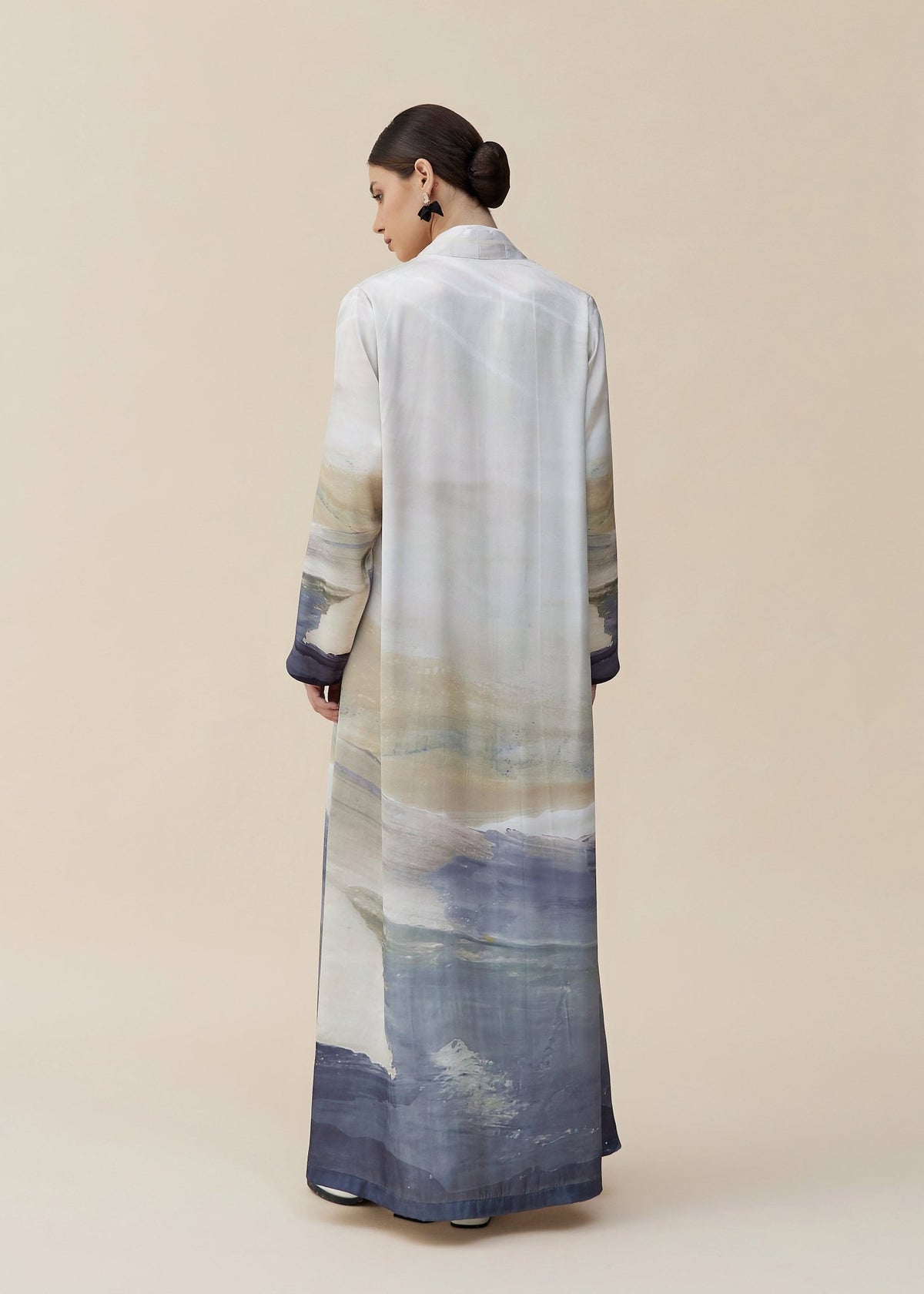 CODE - 0416 – عباية – MIRA Y MANO