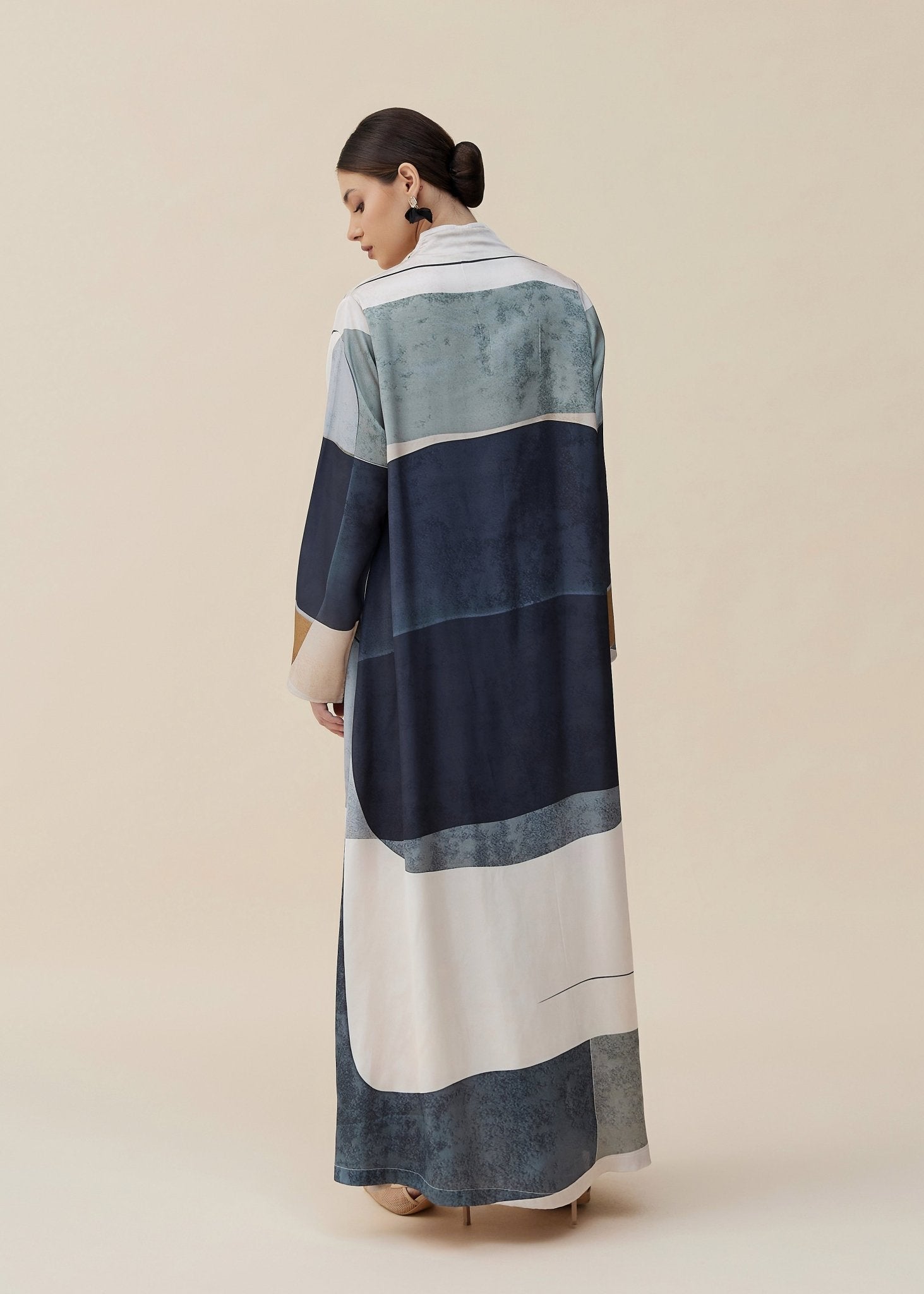 CODE - 0417 ABAYA - ZAH DESIGN - MIRA Y MANO