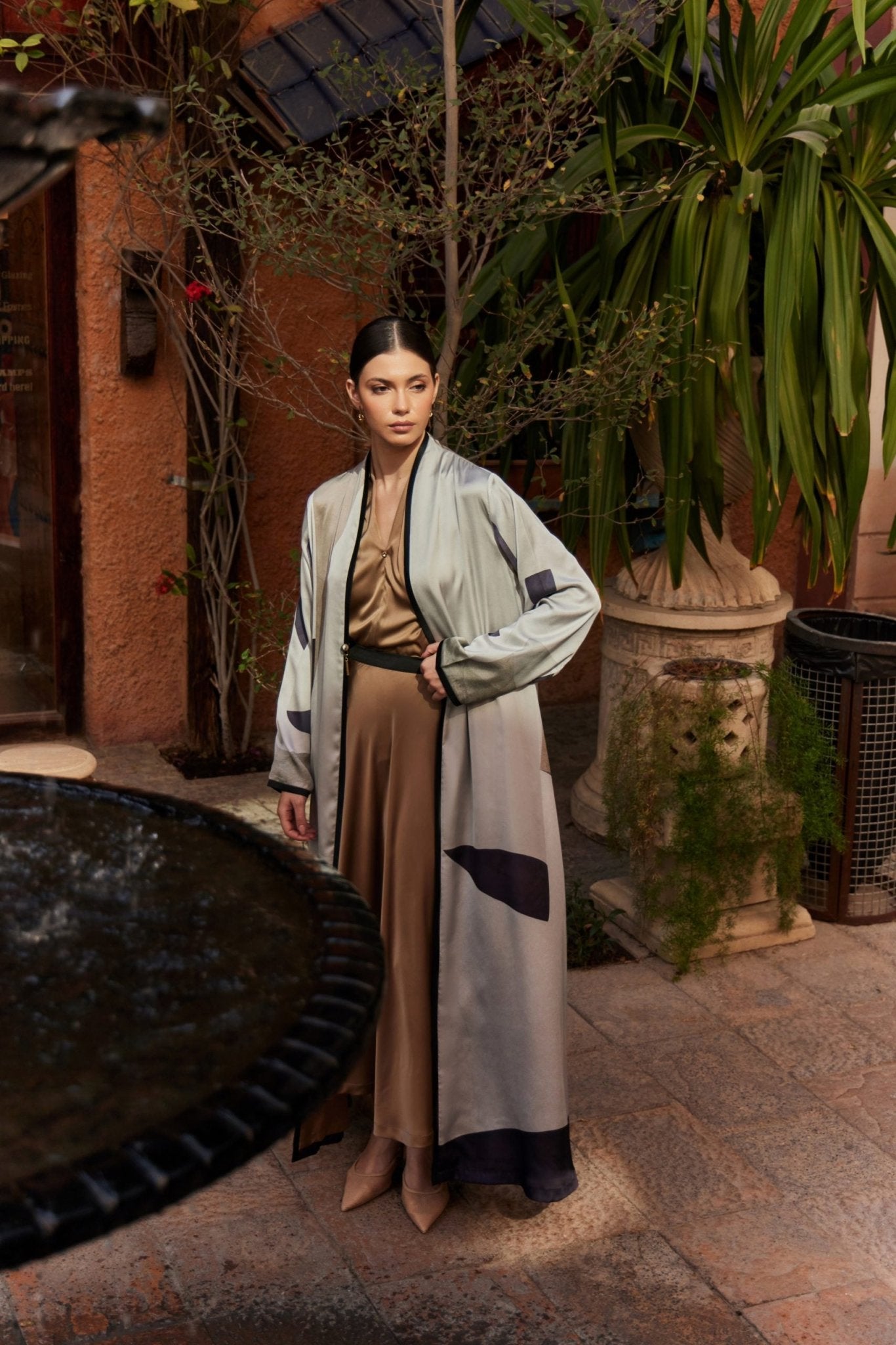 CODE - 0418 ABAYA - ZAH DESIGN - MIRA Y MANO