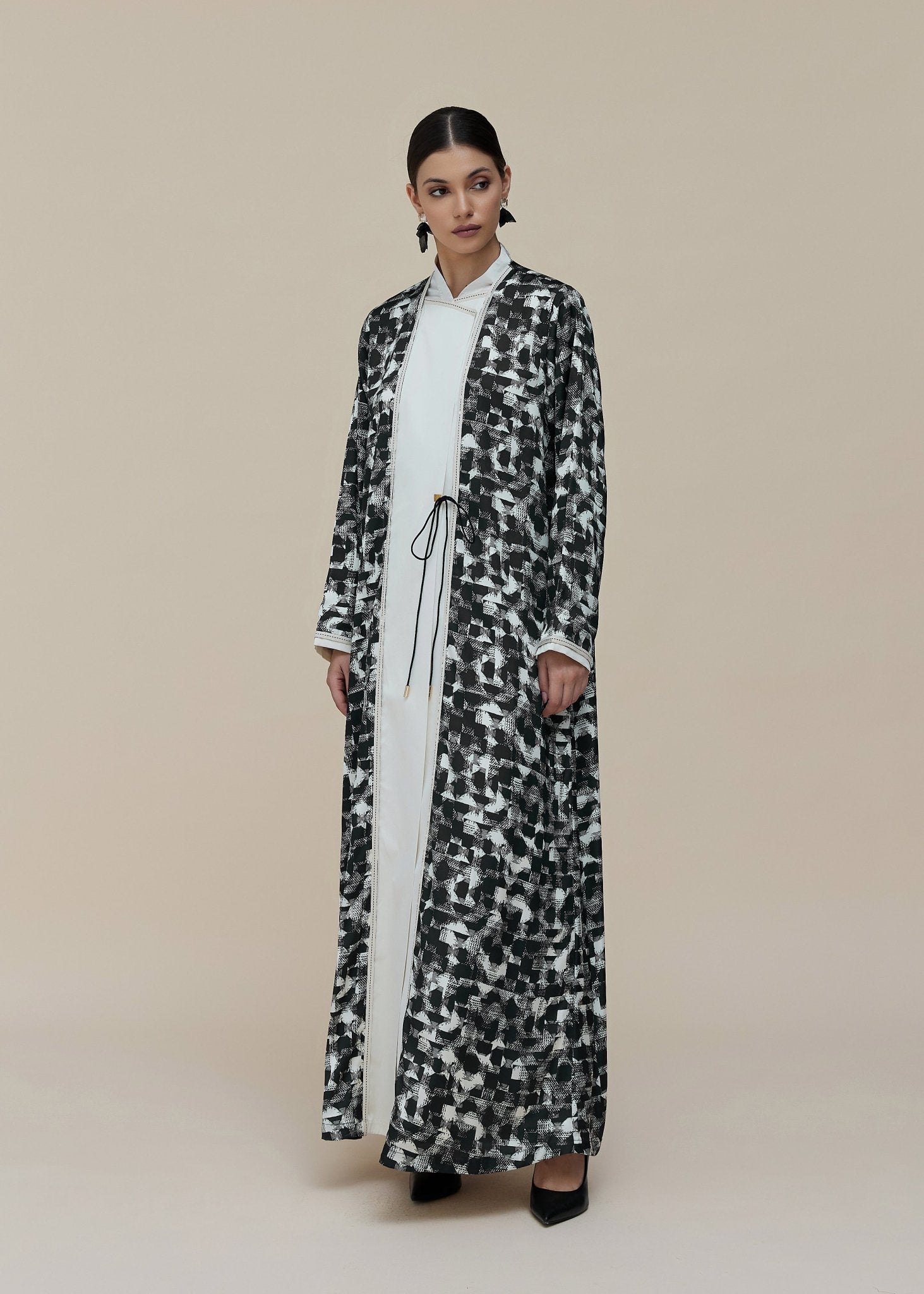 CODE - 0419 ABAYA - ZAH DESIGN - MIRA Y MANO