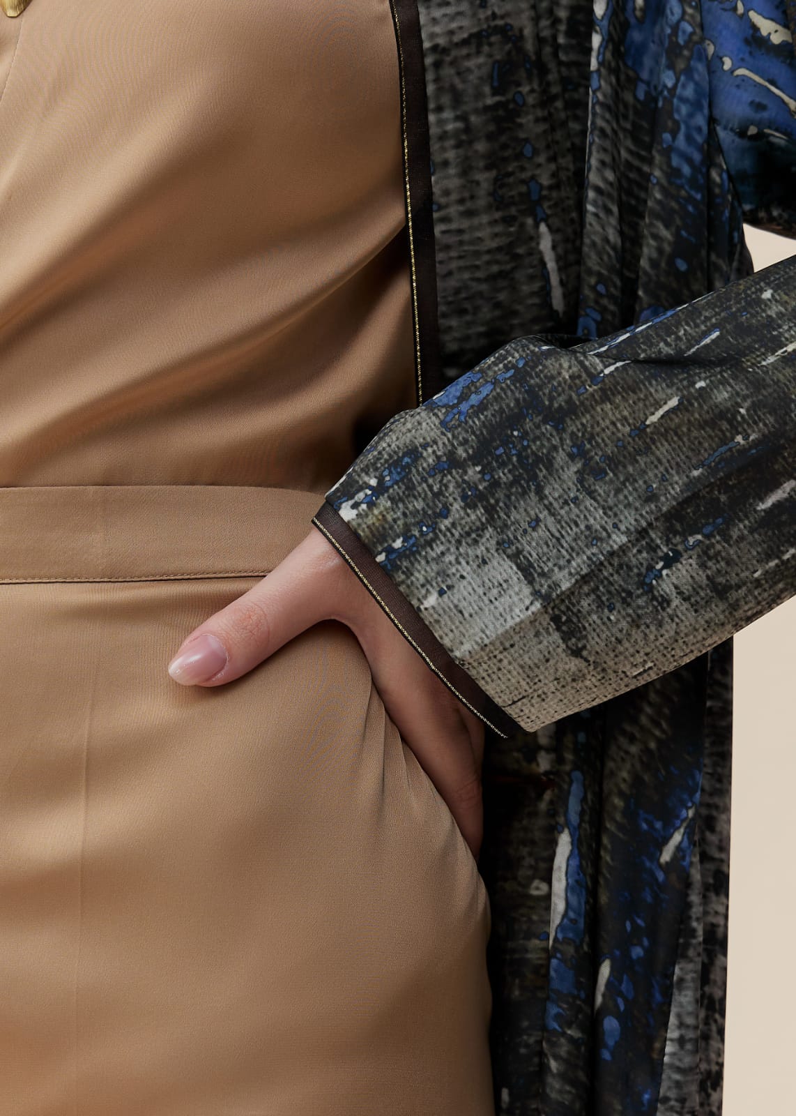 CODE - 0420 ABAYA - ZAH DESIGN - MIRA Y MANO