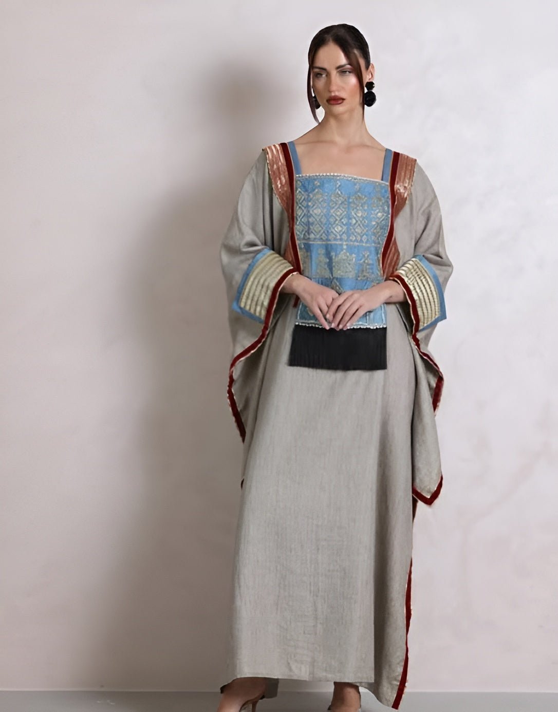 R26ZAY080 - GRA KAFTAN - ZAYLOONA - MIRA Y MANO