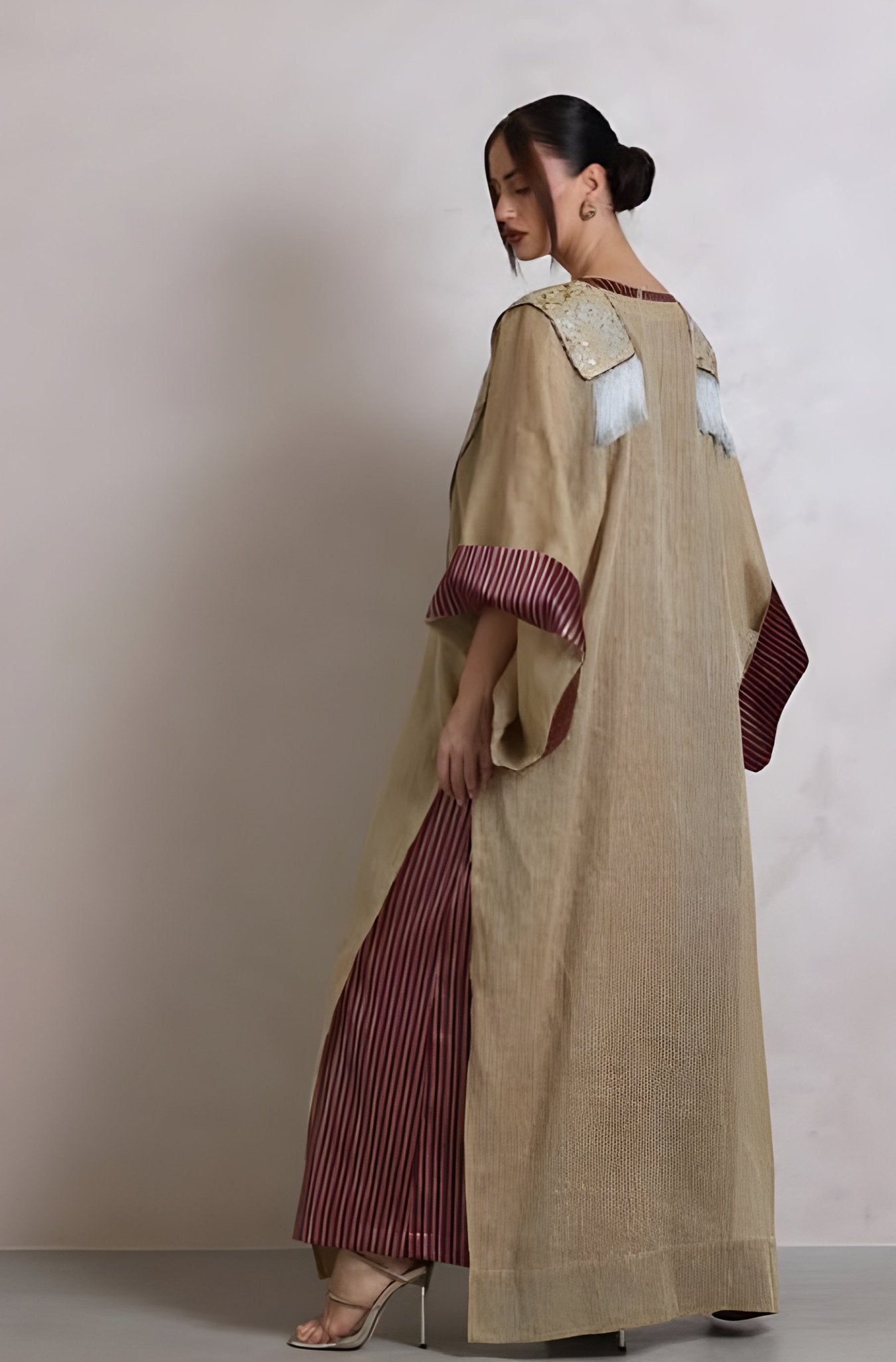 R26ZAY082 - KH KAFTAN - ZAYLOONA - MIRA Y MANO