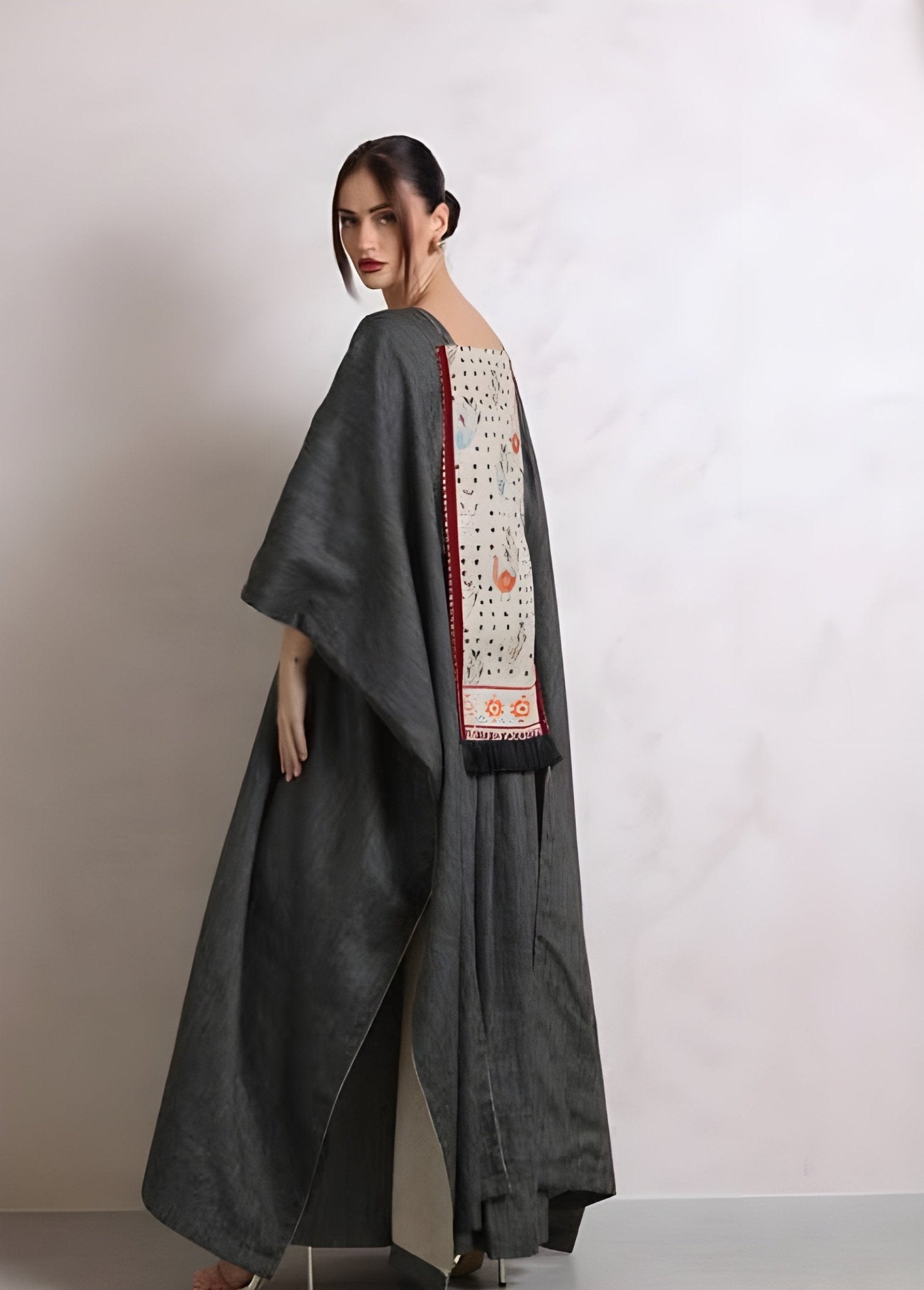 R26ZAY083 - SLA BISHT - ZAYLOONA - MIRA Y MANO