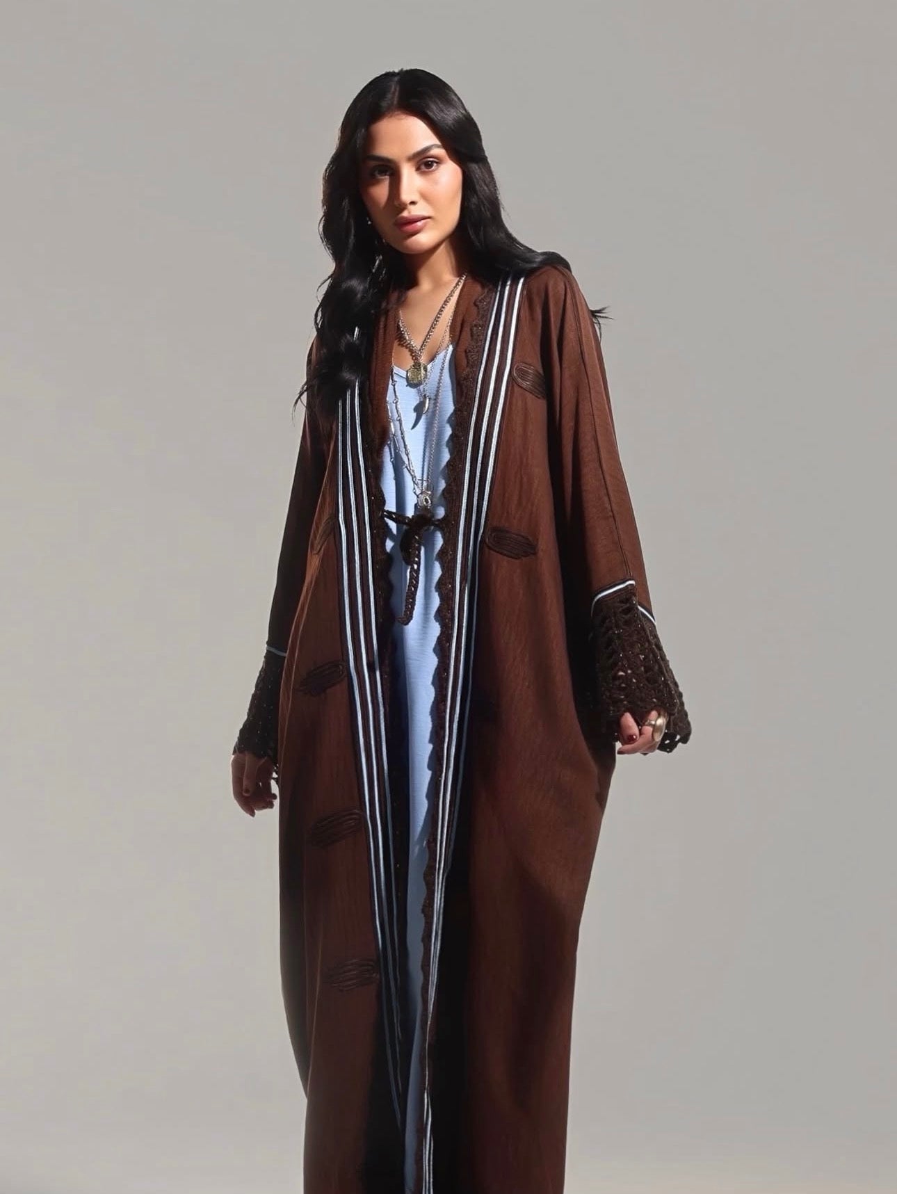 COCOA ABAYA - ZIYA - MIRA Y MANO