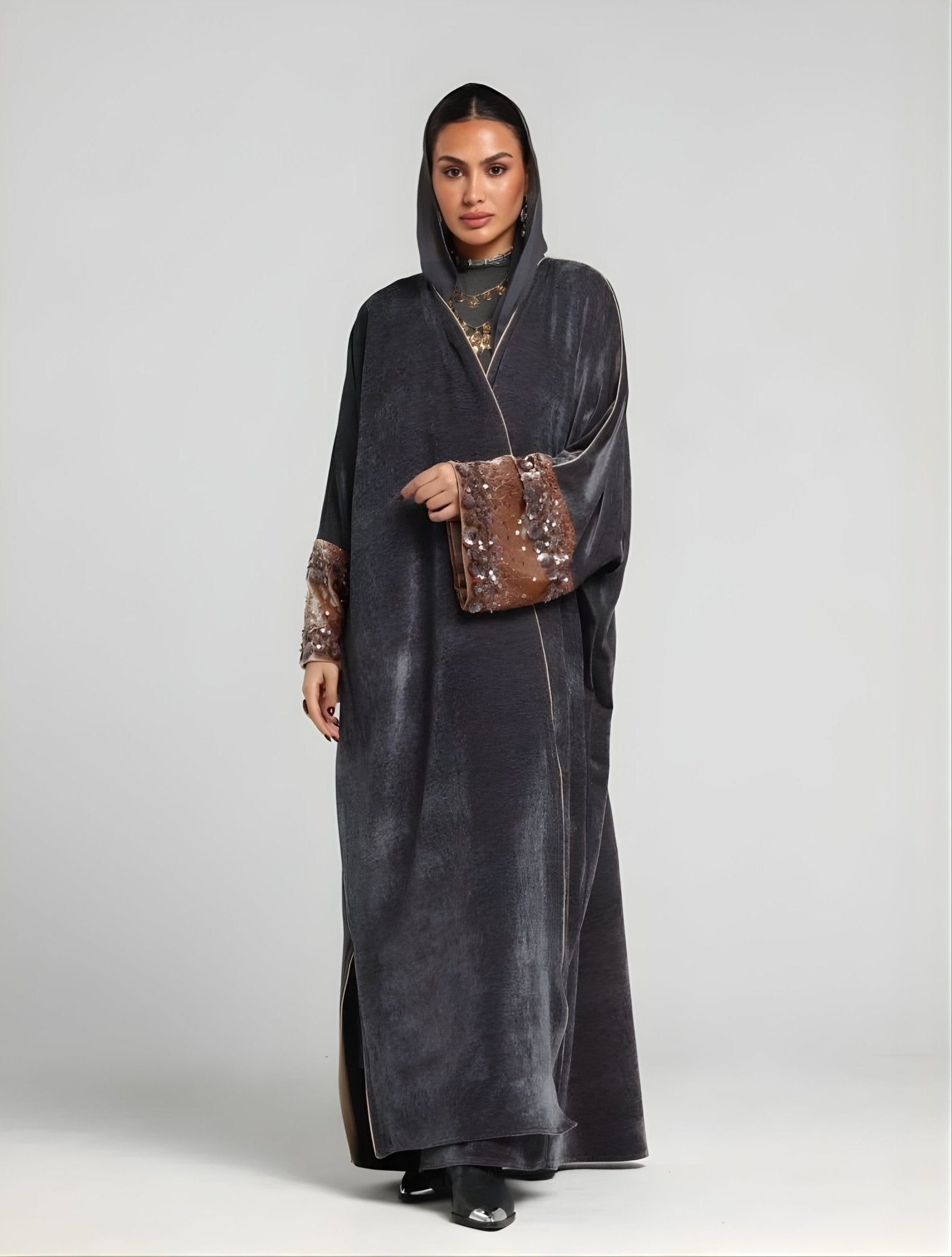 CONCRETE ABAYA - ZIYA - MIRA Y MANO