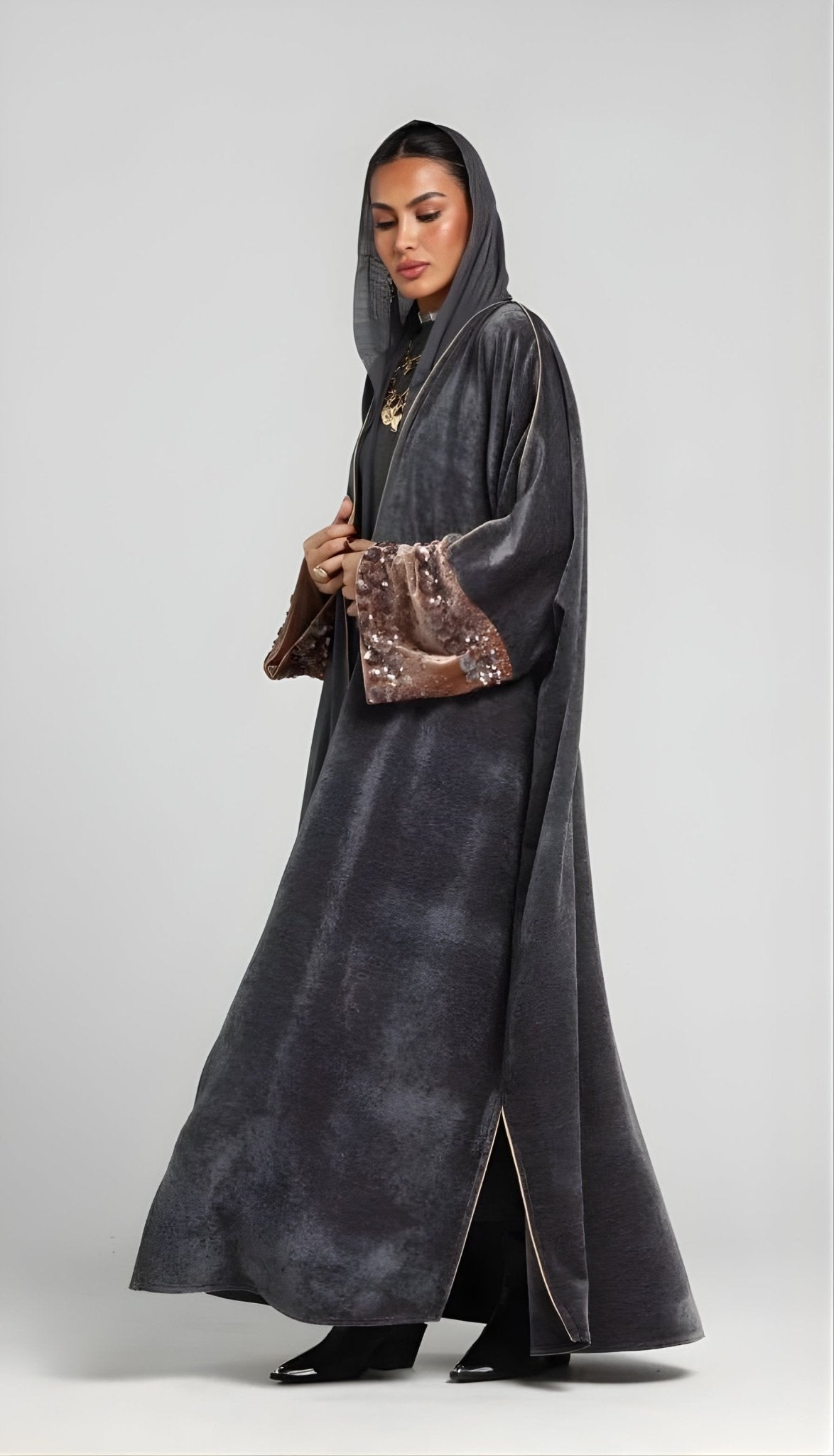 CONCRETE ABAYA - ZIYA - MIRA Y MANO