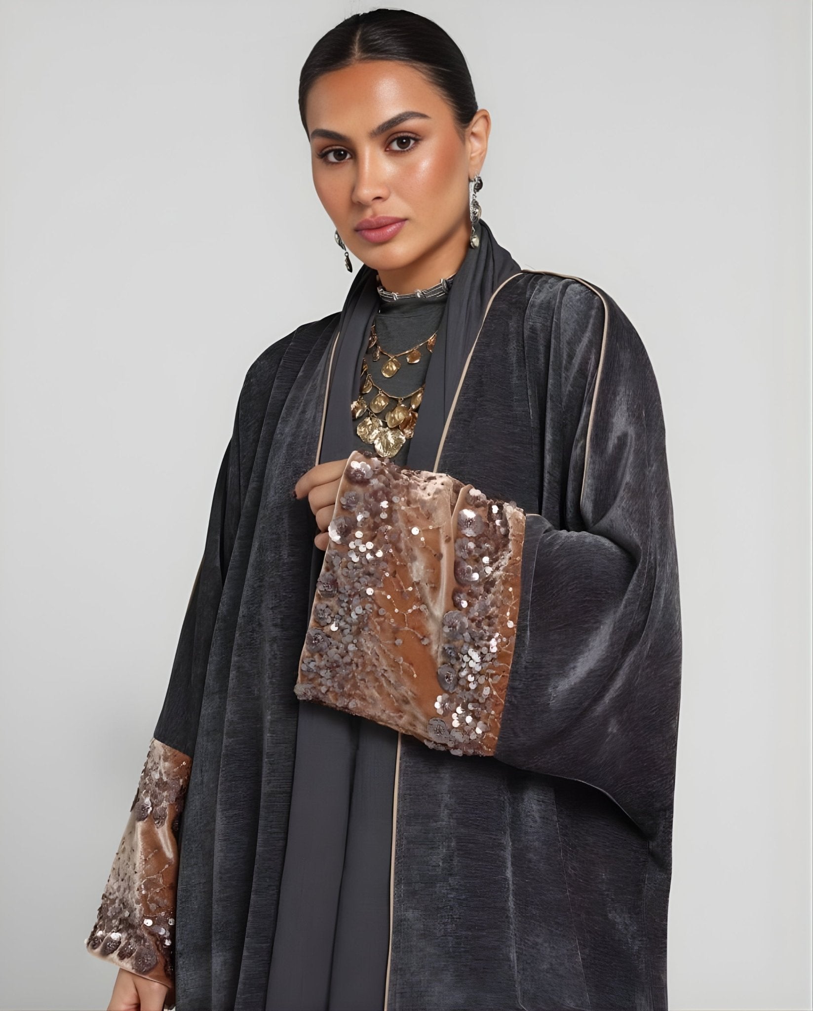 CONCRETE ABAYA - ZIYA - MIRA Y MANO