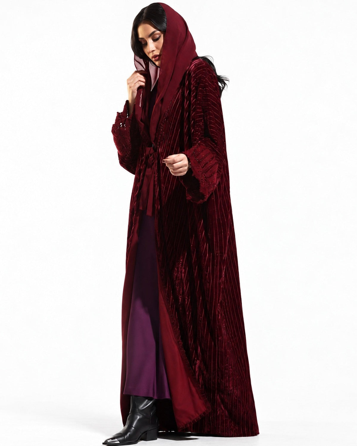 PLUM - Maroon Velvet Abaya - ZIYA - MIRA Y MANO