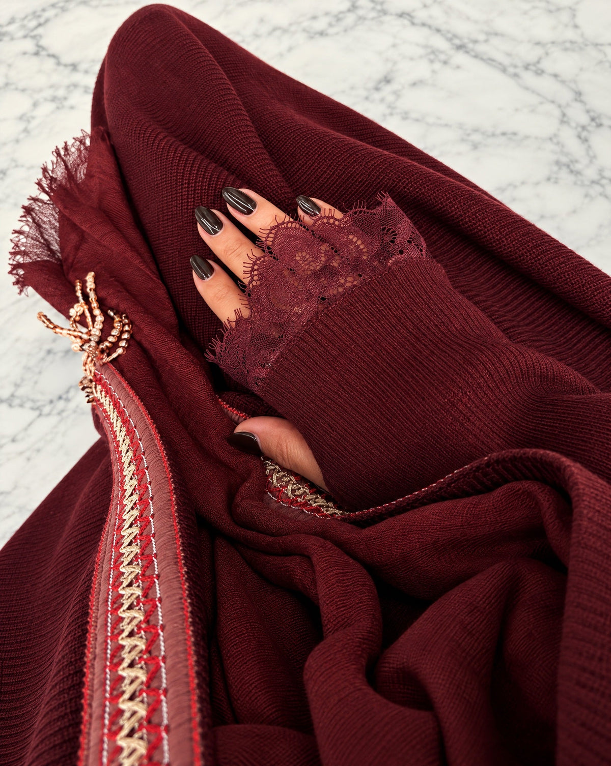 Signature Maroon Wool Abaya - MIRA Y MANO