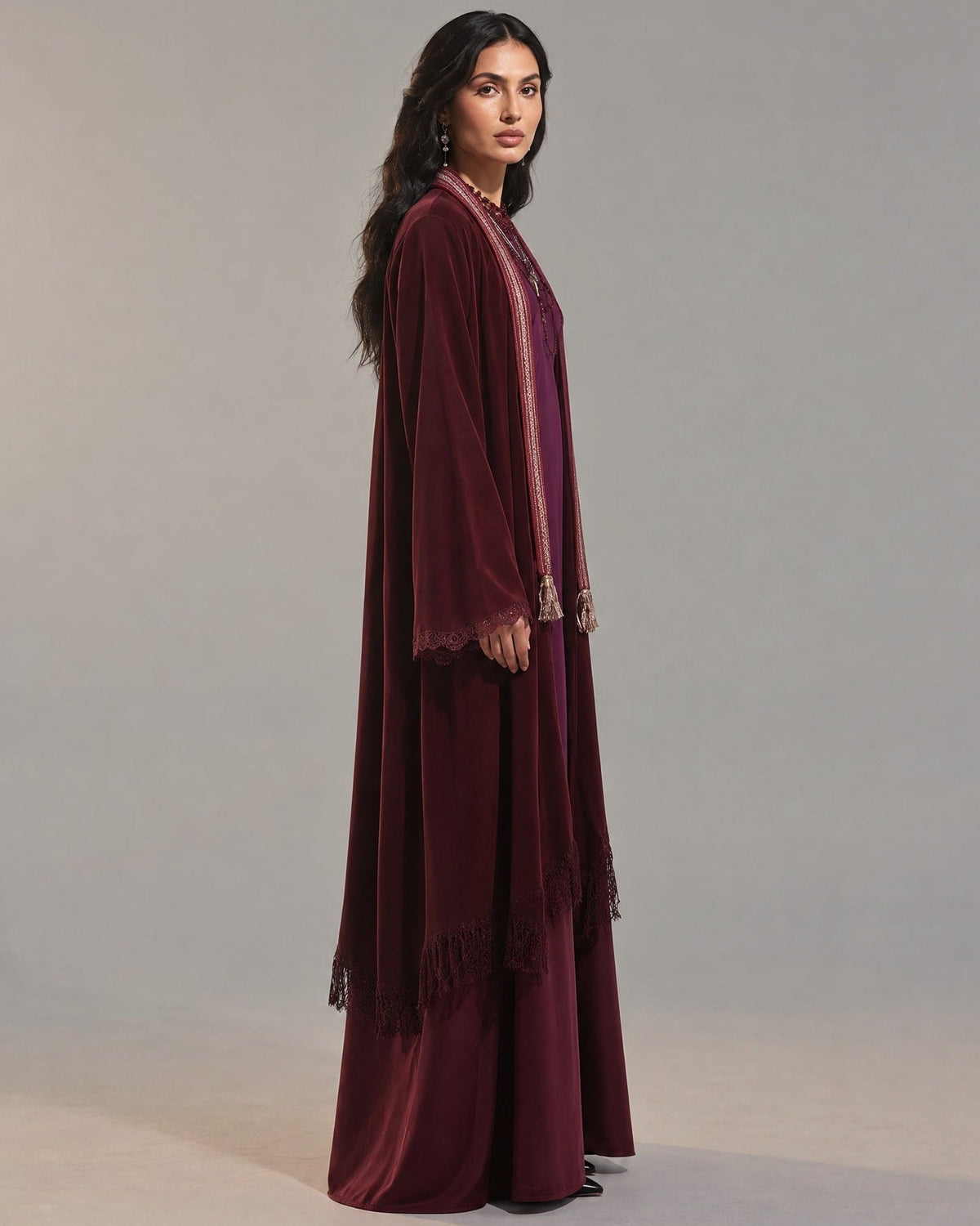 Signature Maroon Wool Abaya - ZIYA - MIRA Y MANO