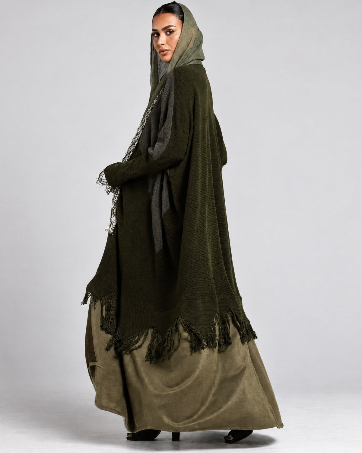 Signature Olive Wool Abaya - ZIYA - MIRA Y MANO