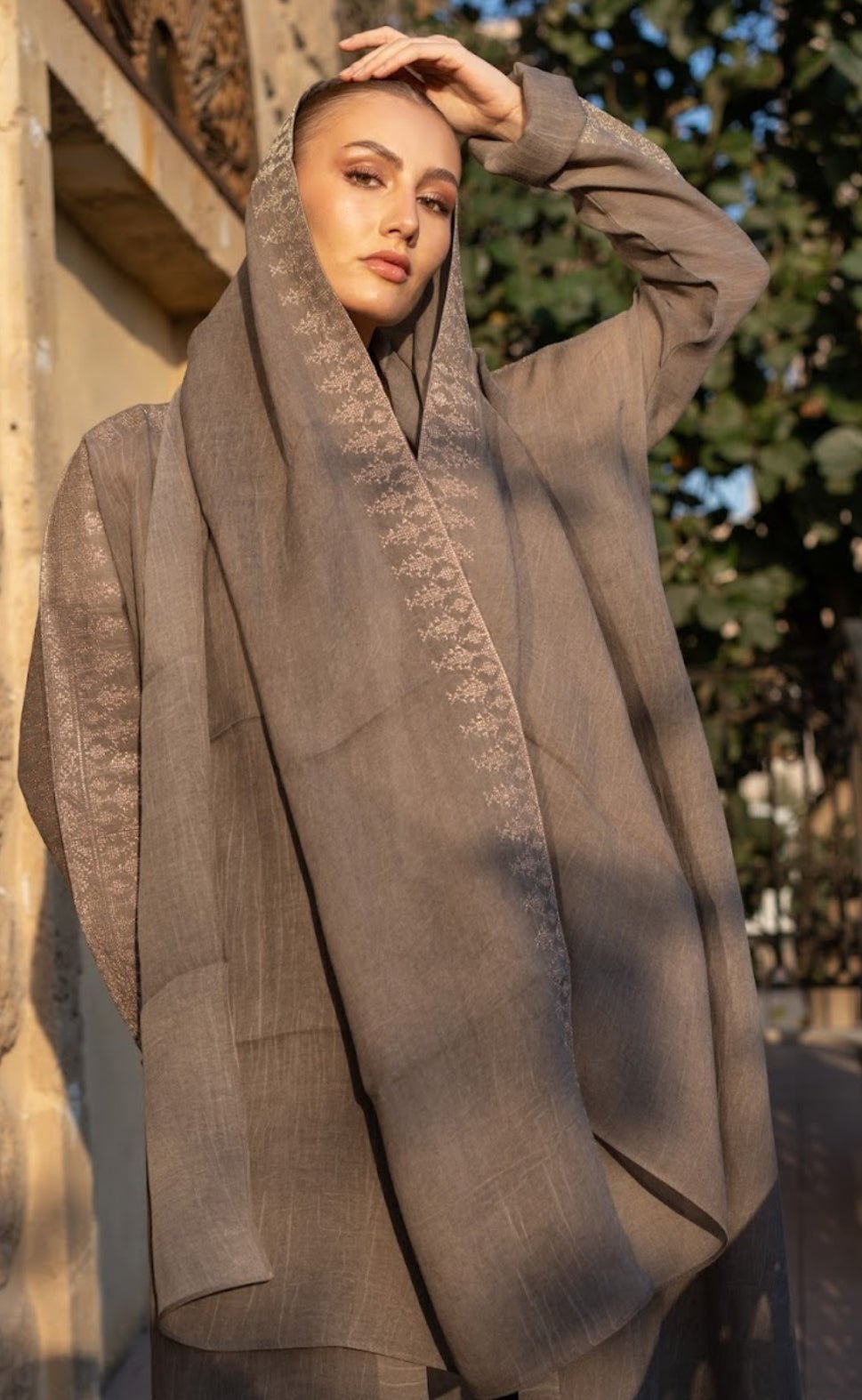 ZRF01-G - ABAYATI COLLECTION - MIRA Y MANO