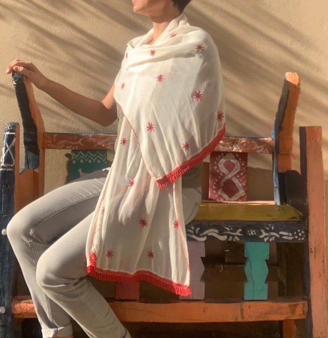 S6-F - NEVIN ALTMANN - MIRA Y MANO