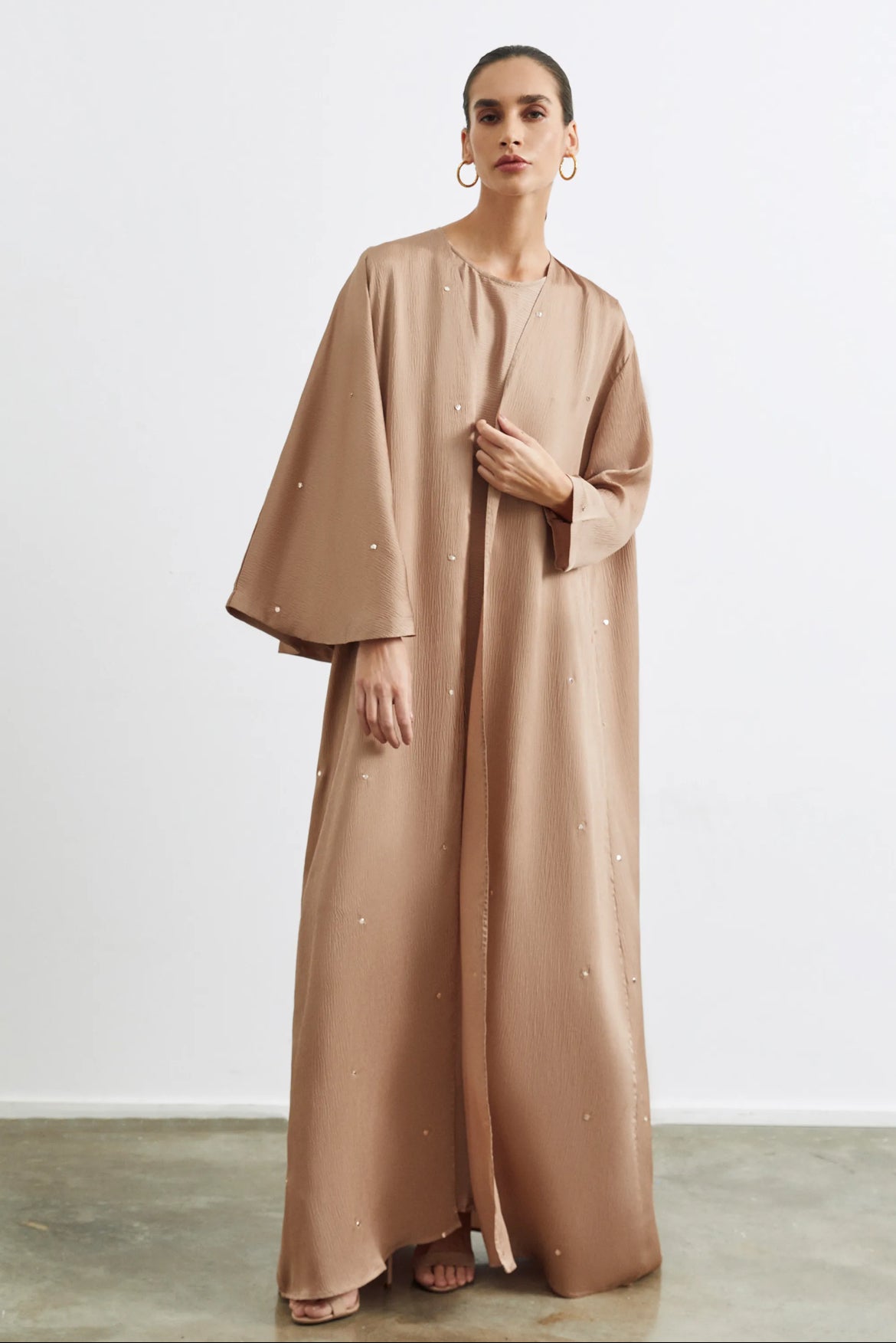Dots Tan – Abaya – Product image 1