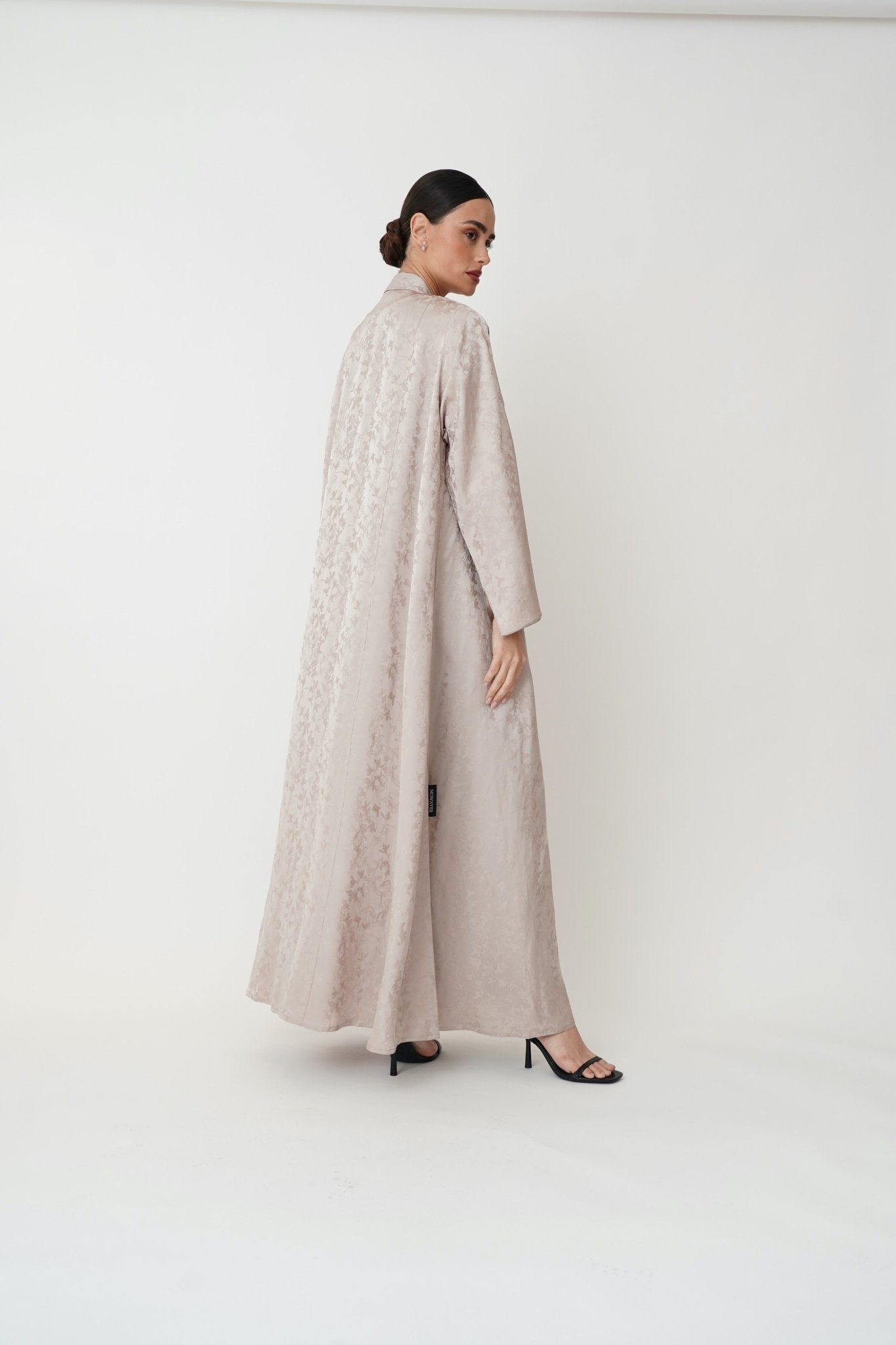 ST.132P - NOWAYER - MIRA Y MANO