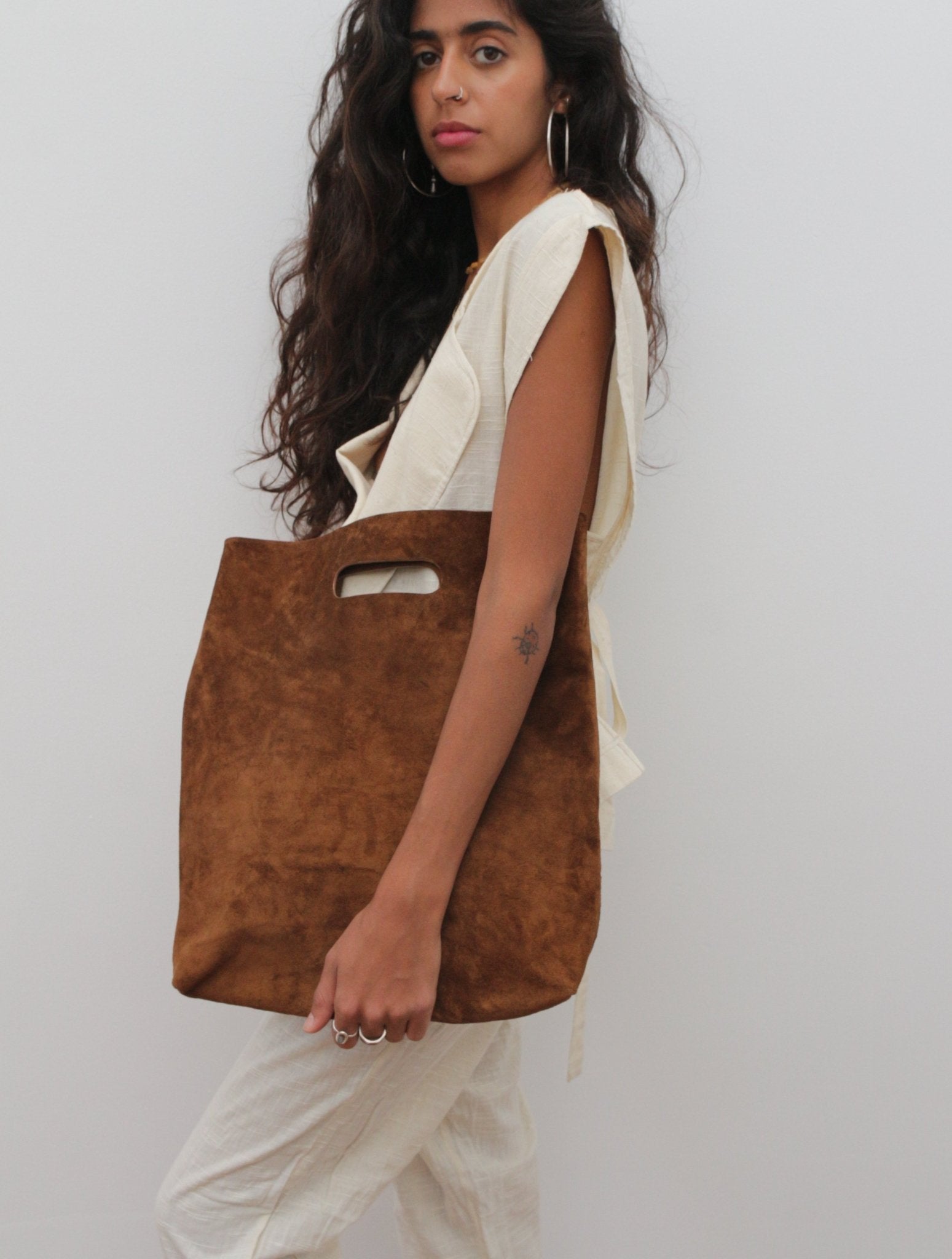 NOON BAG - DATE BROWN - RAMLA - MIRA Y MANO