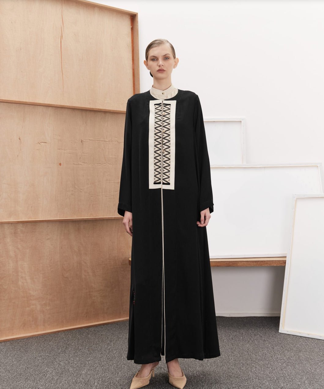 CODE-0271 - ZAH DESIGN - MIRA Y MANO